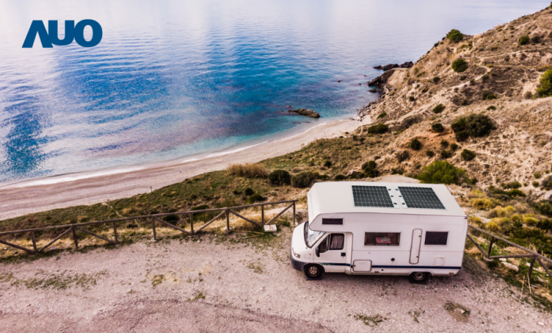 「可撓輕量化太陽光電板SunCurva」使用輕量特殊耐候型複合板取代傳統太陽能板的玻璃前板，不僅降低70%重量，每米平方僅3Kg；具有抗衝擊性能及通過電磁相容性測試，可應用於交通運輸工具，如露營車、遊艇等